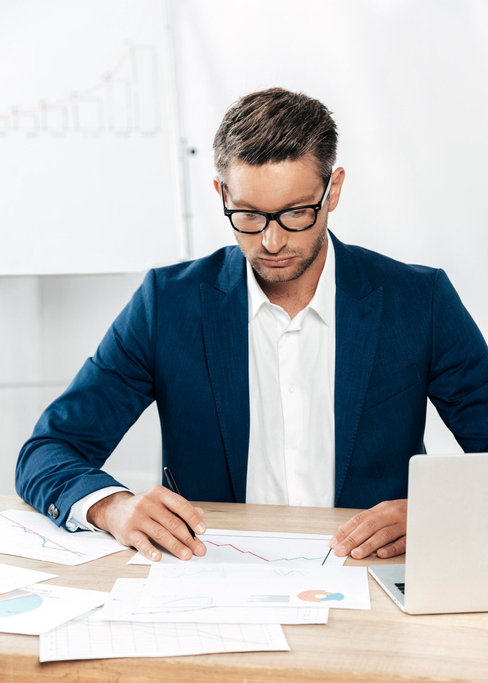 How Accurate Bookkeeping Helps Improve Cash Flow